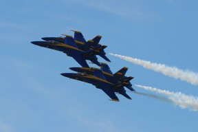 爱爱游戏-以足球文化为纽带的多国交流项目正式启动，推动“走出去”，以足球文化为主题的儿童画