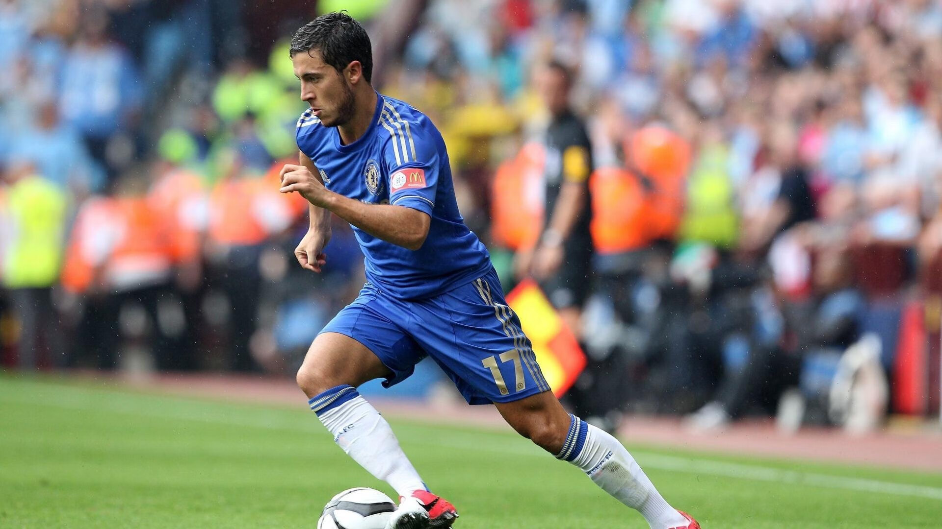 德甲活力全开：攻防转换让人目不暇接！，德甲身体对抗